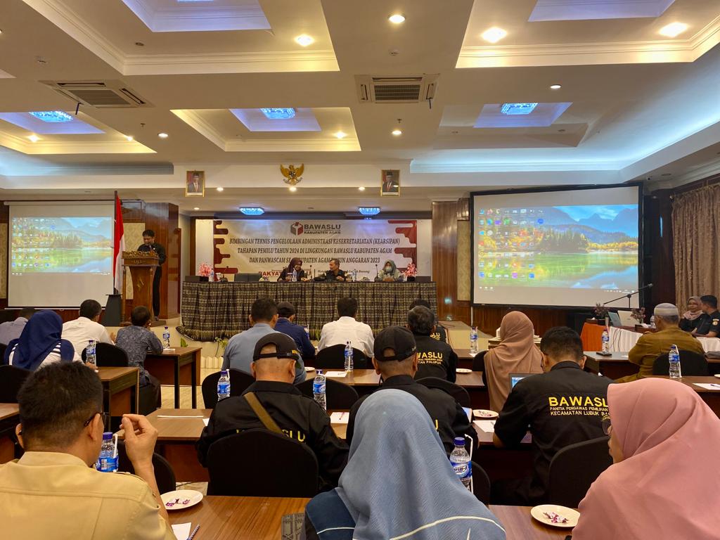 Bawaslu Agam Bimtek Panwascam terkait Arsip. Okta Muhlia: Arsip adalah Bentuk Tanggung Jawab Kita ke Masyarakat