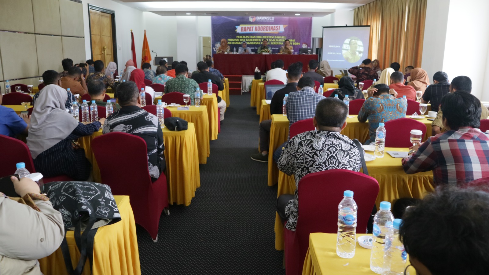 Tingkatkan Pengelolaan Kehumasan Dalam Pengawasan Pemilu, Bawaslu Agam Hadiri Rapat Koordinasi