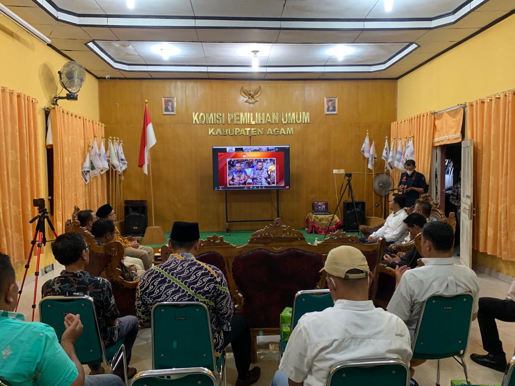 Bawaslu Kabupaten Agam hadiri peluncuran tahapan Pemilu di KPU Kabupaten Agam.