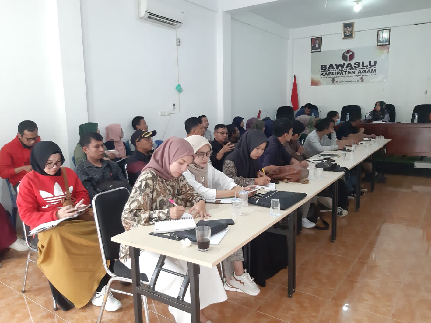 Tahapan Coklit akan Dimulai, Bawaslu Agam Adakan Rakor Bersama Panwascam se-Agam