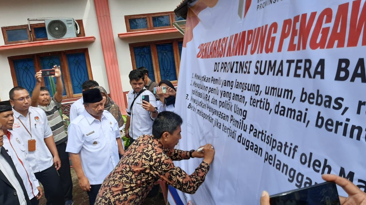 Deklarasikan Kampung Pengawasan Pemilu, Bawaslu Sumbar Pilih Nagari Manggopoh 