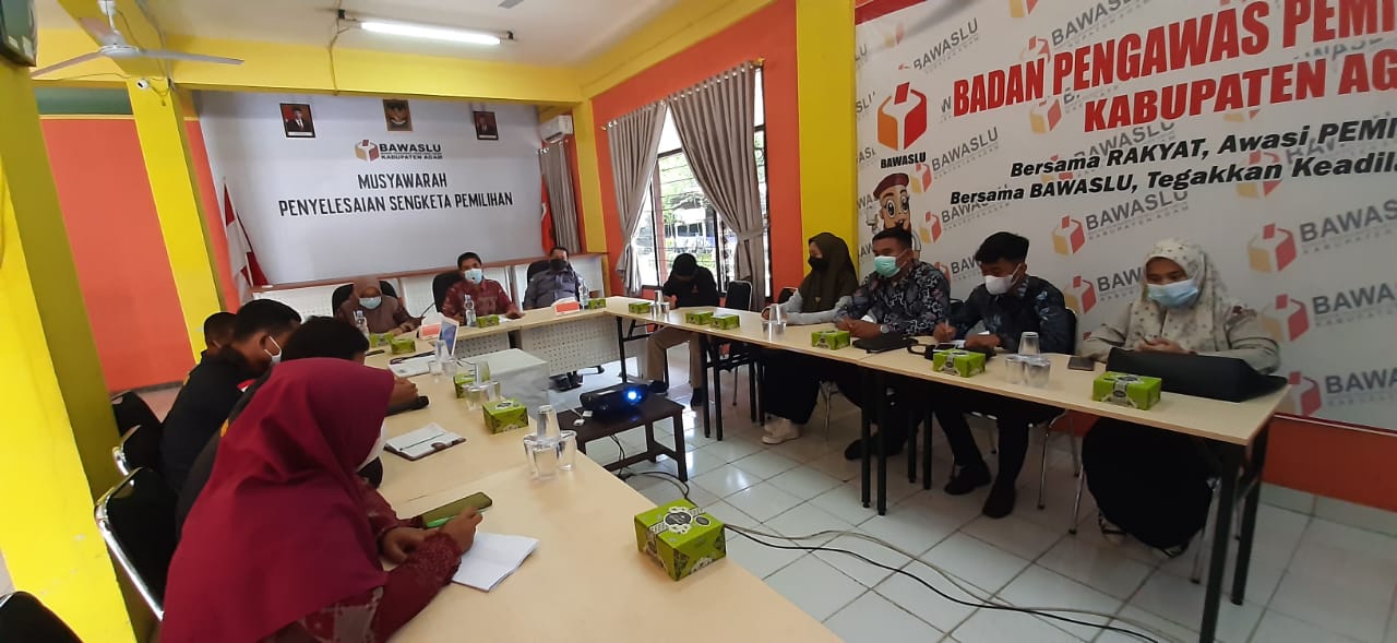 Sosialisasi Pelayanan Data dan Informasi Publik di Kantor Bawaslu Kabupaten Agam