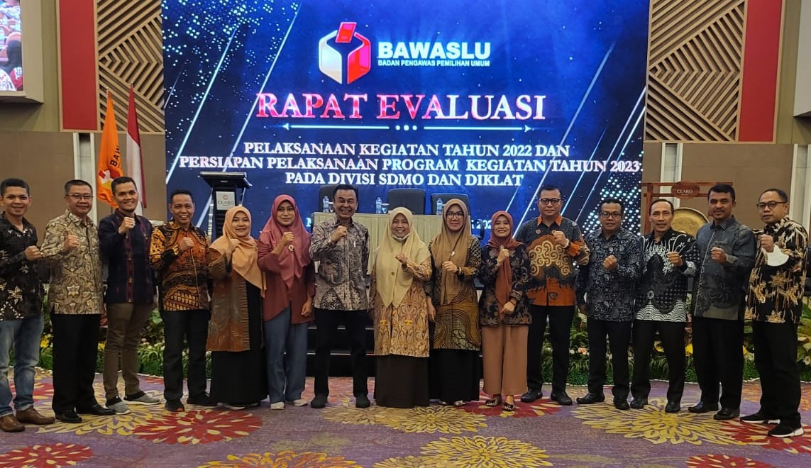 Bawaslu Agam Ikuti Rapat Evaluasi Pelaksanaan Kegiatan Tahun 2022 dan Persiapan Pelaksanaan Program Kegiatan Tahun 2023 Divisi SDMOD