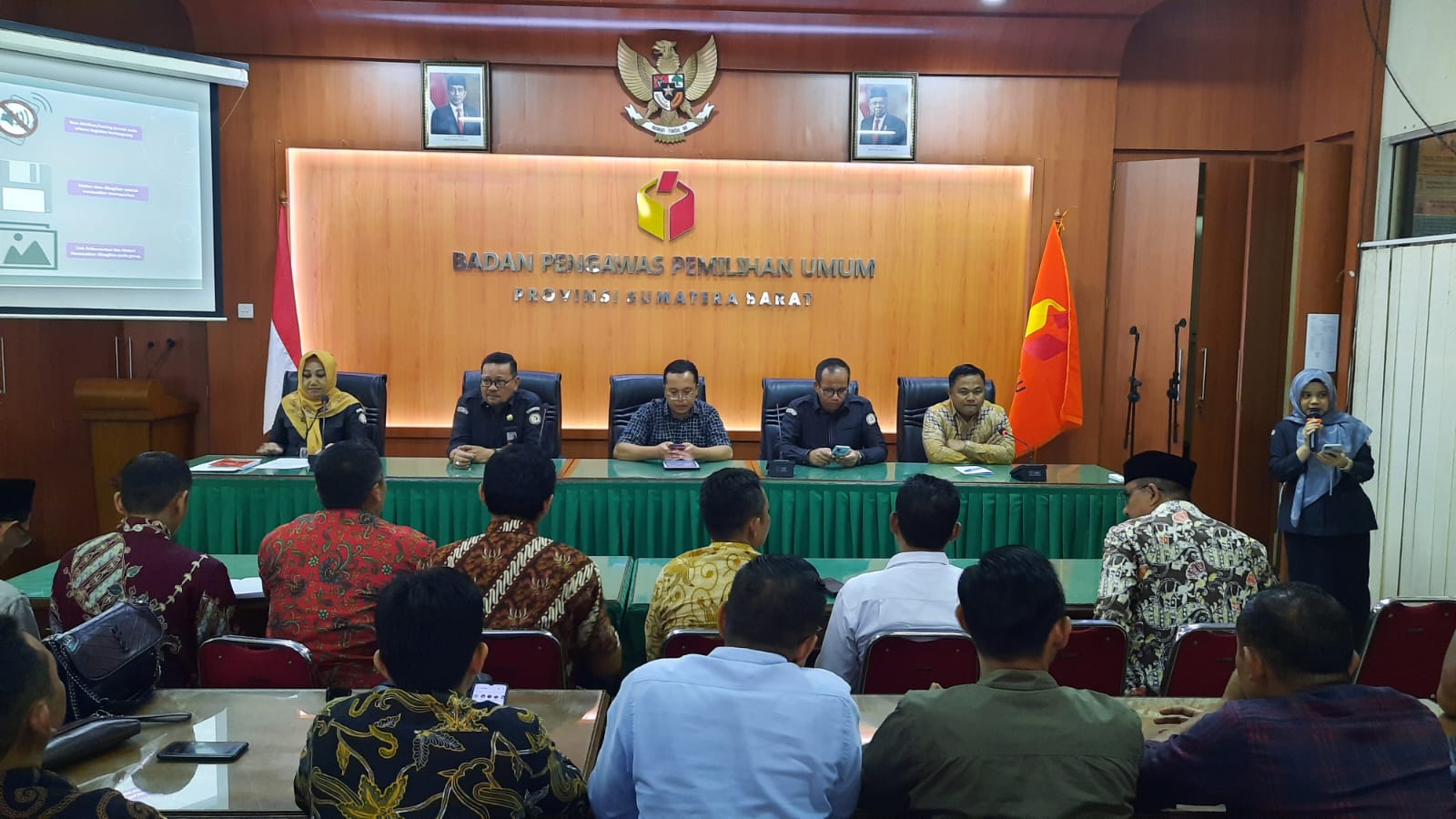 Samakan Pemahaman Pengelolaan Keterbukaan Informasi, Bawaslu Agam Ikuti Rapat Konsolidasi PPID