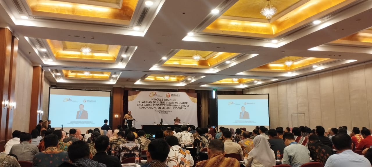 Anggota Bawaslu Agam Ikuti Sertifikasi Mediator Gelombang Kedua oleh Bawaslu RI