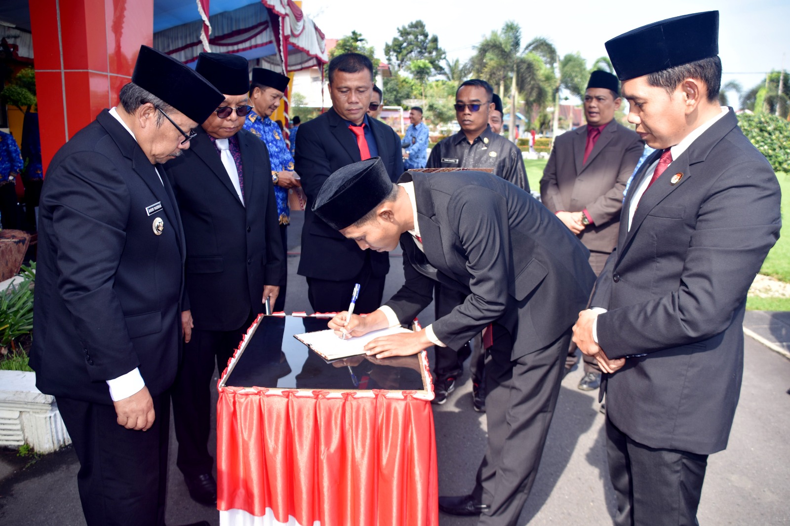 Bawaslu Agam Tandatangani NPHD Pendanaan Pilkada 2024