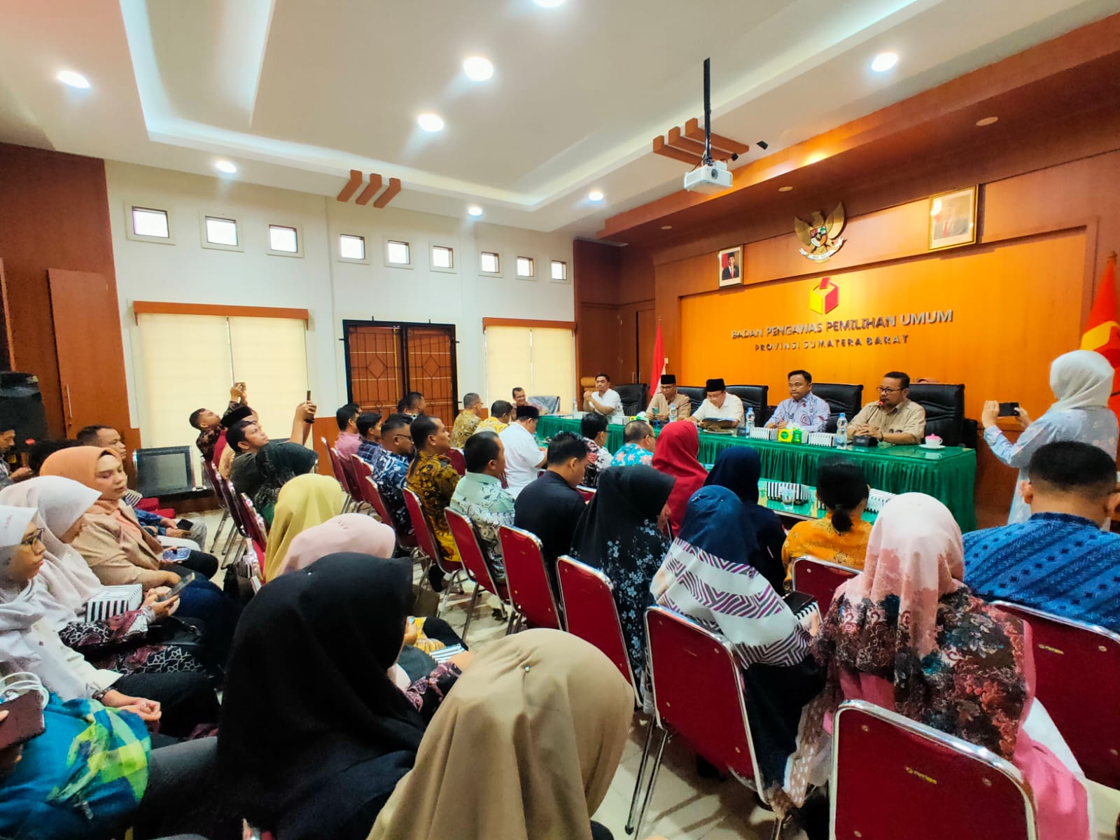 Samakan Pemahaman Pengelolaan Arsip, Bawaslu Agam ikuti Rapat Kerja Kearsipan