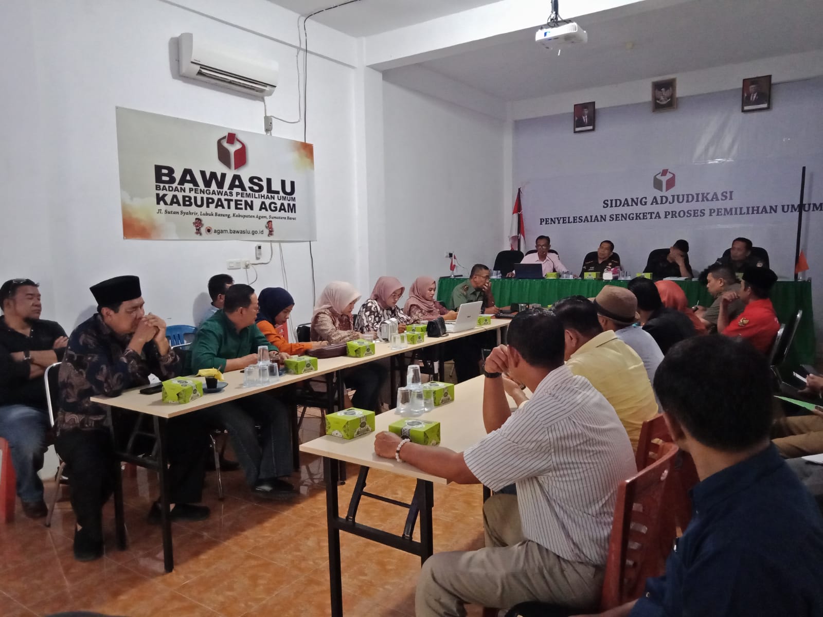 Bawaslu Agam Adakan Rakor Terkait Penertiban APS Yang Menyerupai APK