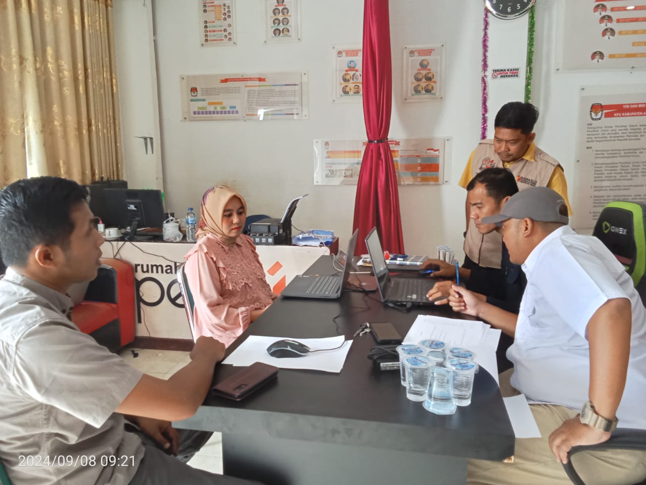 Bawaslu Agam Awasi Perbaikan Administrasi Pasangan Calon Bupati dan Wakil Bupati