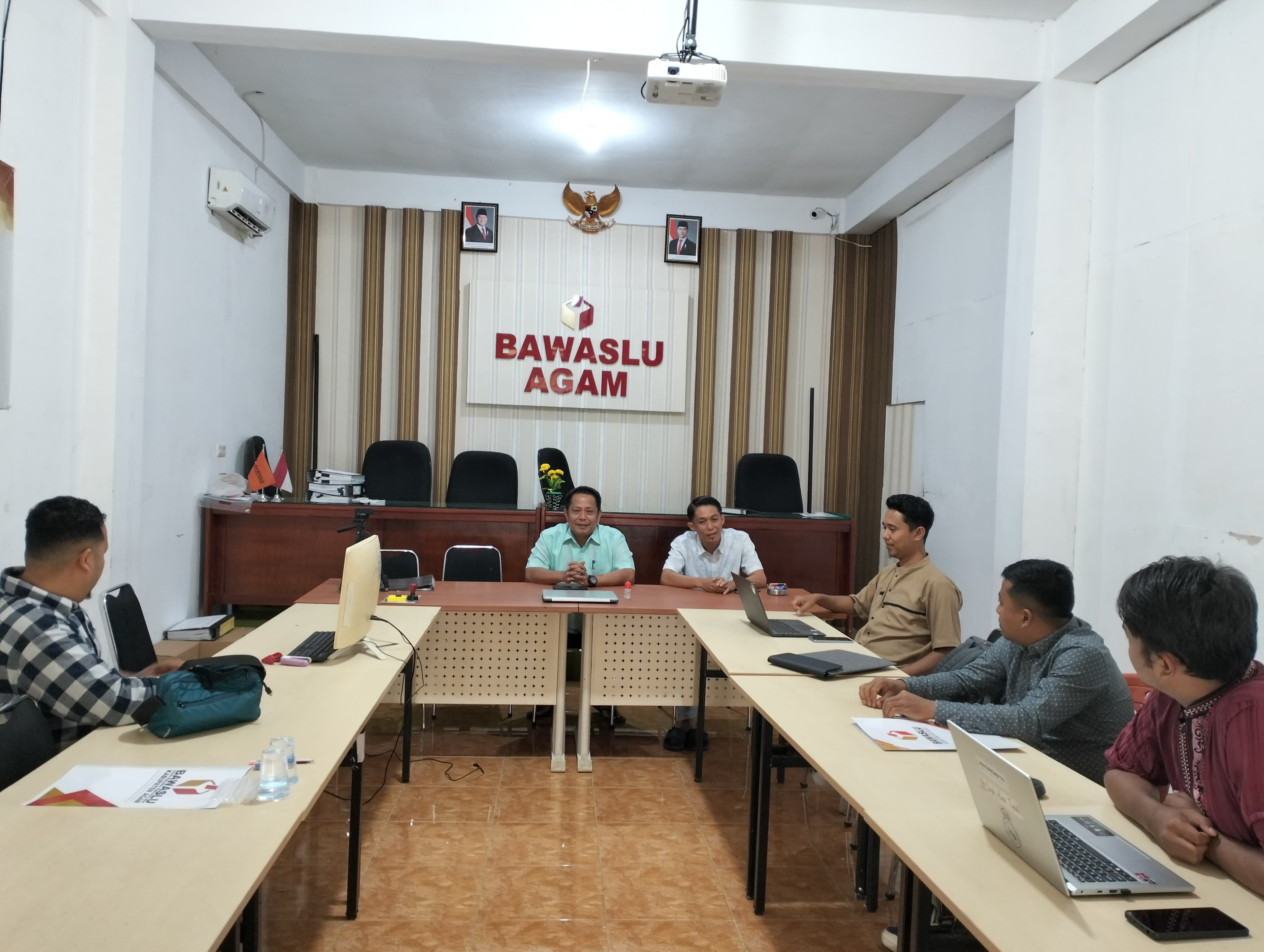 Bawaslu Agam Terima Kunjungan Tim Keuangan Bawaslu Provinsi Sumatera Barat