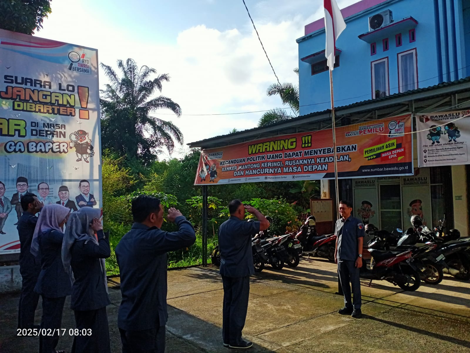 Apel Pagi di Lingkungan Sekretariat Bawaslu Kabupaten Agam