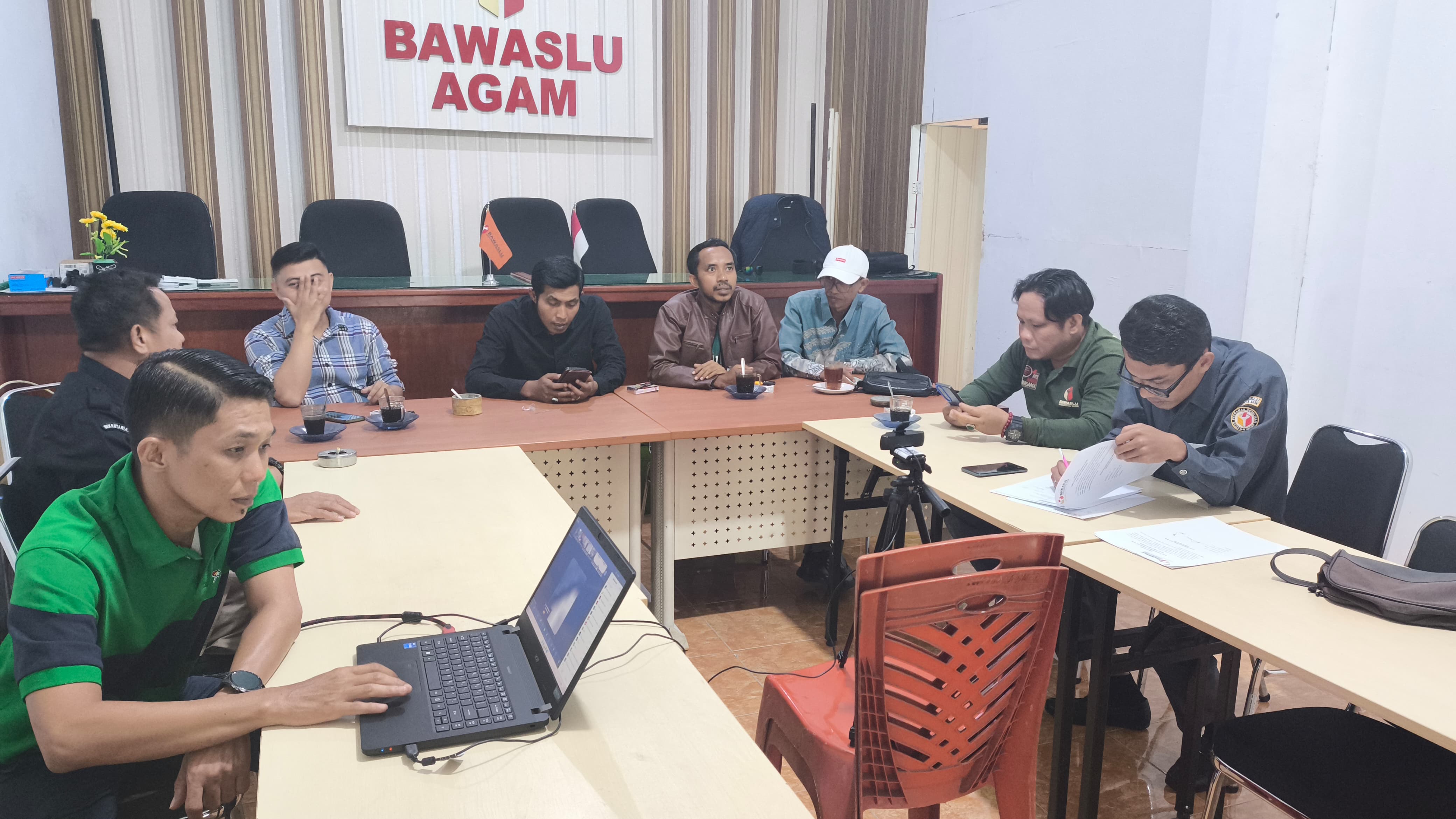 Bawaslu Kabupaten Agam Gelar Rapat Pleno Mingguan