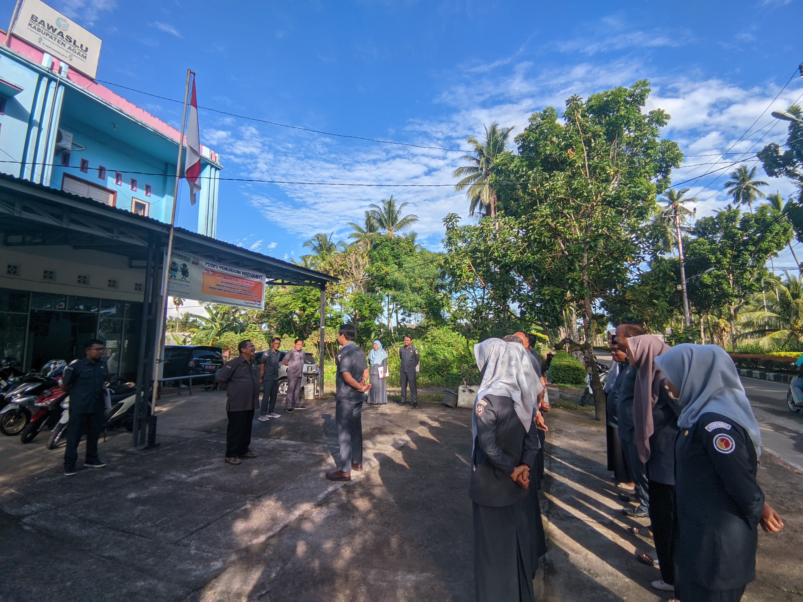Apel Pagi di Lingkungan Sekretariat Bawaslu Kabupaten Agam