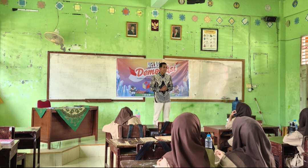 Ketua Bawaslu Agam Ingatkan Calon Pemilih Pemula Pentingnya Hak Pilih dan Kewajiban Merawat Demokrasi