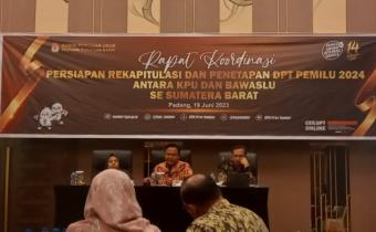 Menjelang Penetapan DPT, Bawaslu Agam Hadiri Rapat Koordinasi antar Bawaslu dan KPU se-Sumatera Barat 