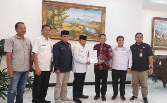 Bawaslu Agam Awasi Penyampaian Surat Usulan Calon Terpilih Anggota DPRD Kabupaten Agam