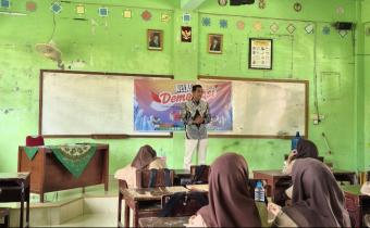 Ketua Bawaslu Agam Ingatkan Calon Pemilih Pemula Pentingnya Hak Pilih dan Kewajiban Merawat Demokrasi